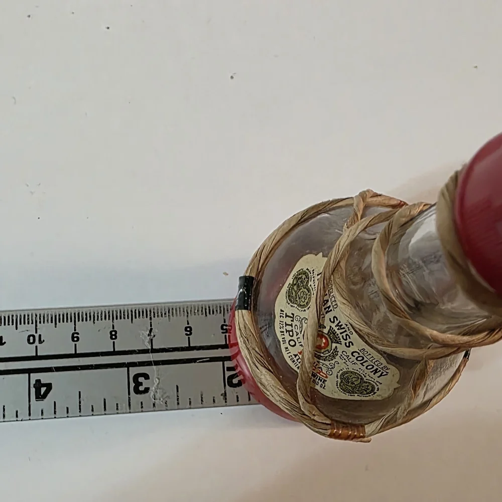 Vtg Italian Swiss Colony Tipo Wine Bottle Salt Pepper Shaker Set